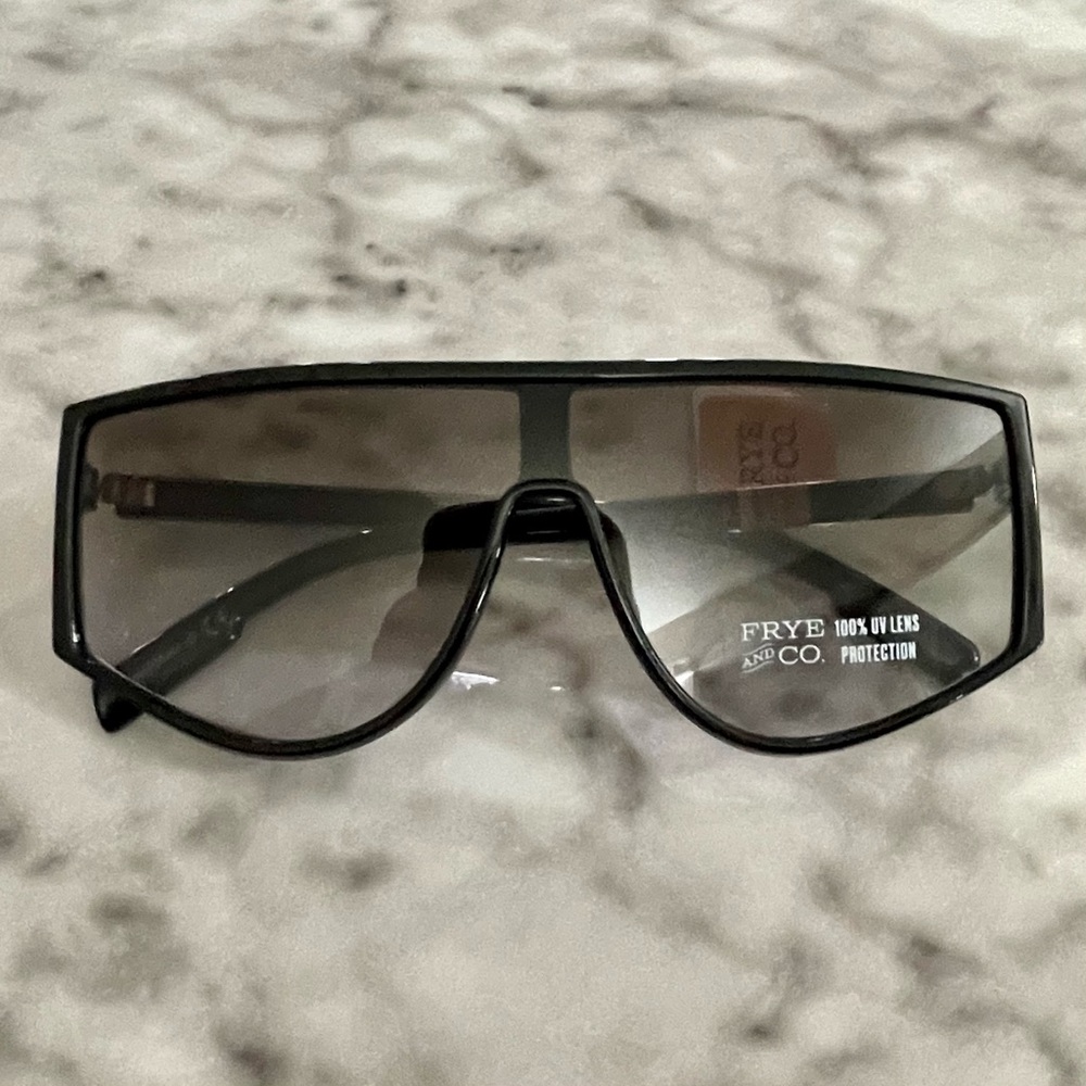 Frye and Co black rimmed frame sunglasses brand new with tags NWT